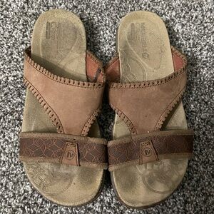 Merrell dark Earth Performance Footwear slide slip on sandals 6